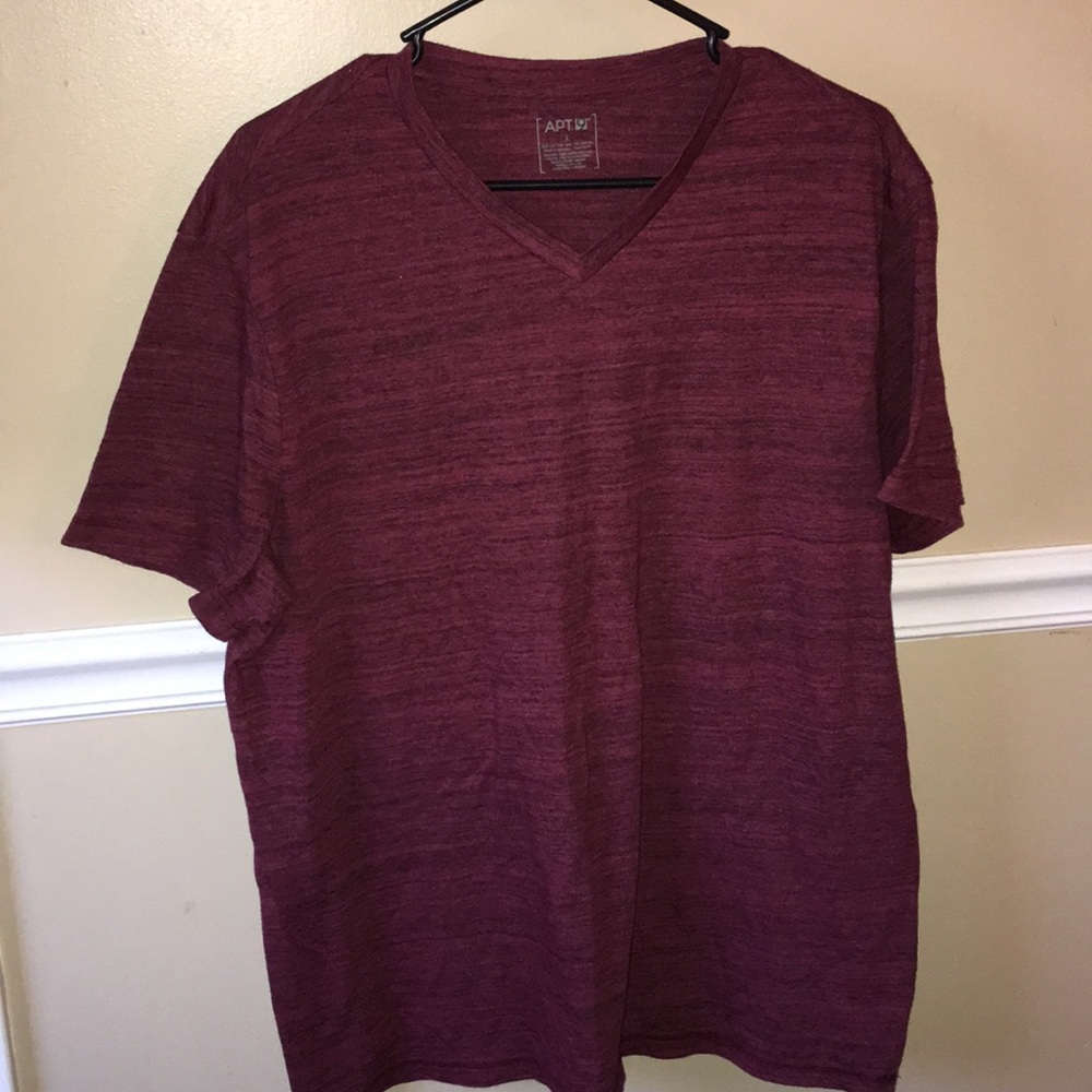 Men’s V neck Tee